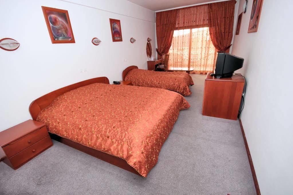 Hotel Kristal Palas Prilep Exterior photo