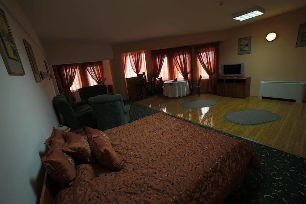 Hotel Kristal Palas Prilep Exterior photo