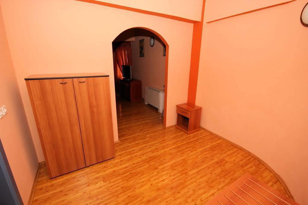 Hotel Kristal Palas Prilep Exterior photo