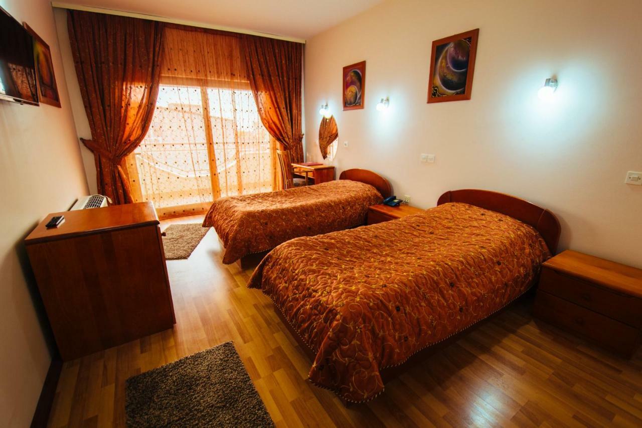 Hotel Kristal Palas Prilep Exterior photo