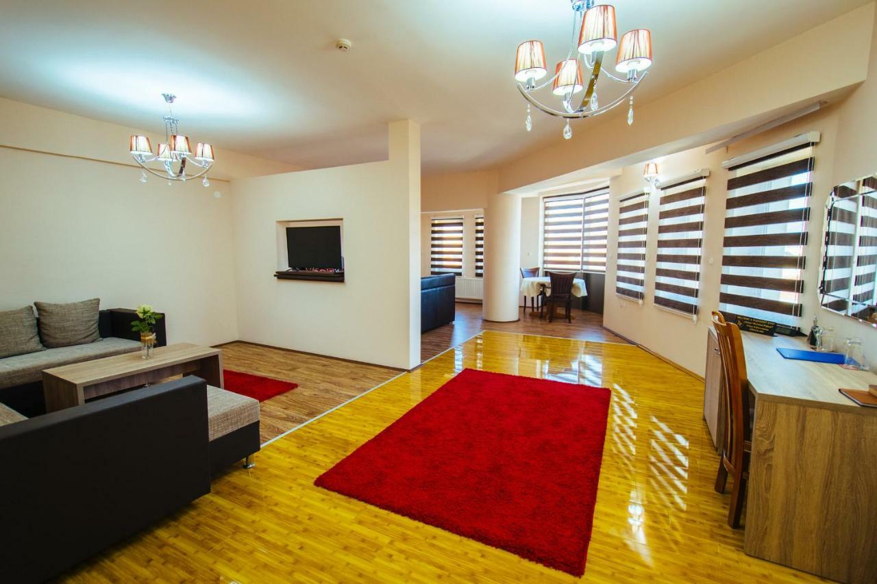 Hotel Kristal Palas Prilep Exterior photo