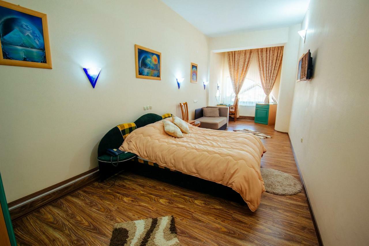 Hotel Kristal Palas Prilep Exterior photo